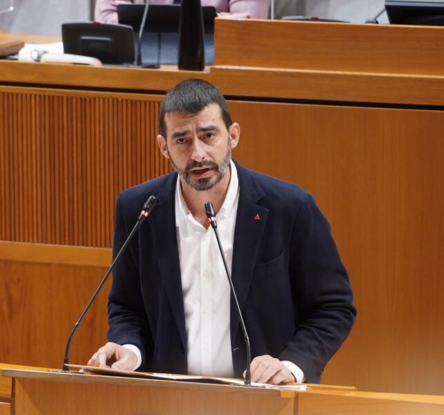 Sanz defiende a Garzón y apoya el modelo de agricultura extensiva y familiar