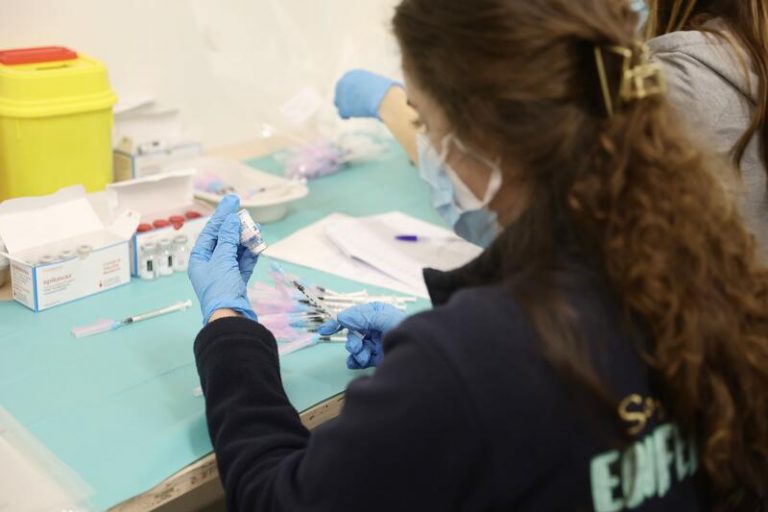 Más de 11,3 millones de españoles han recibido la dosis de refuerzo de la vacuna contra la Covid-19