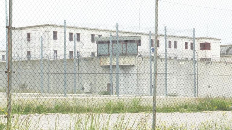 Un preso agrede a un funcionario en la cárcel de Picassent