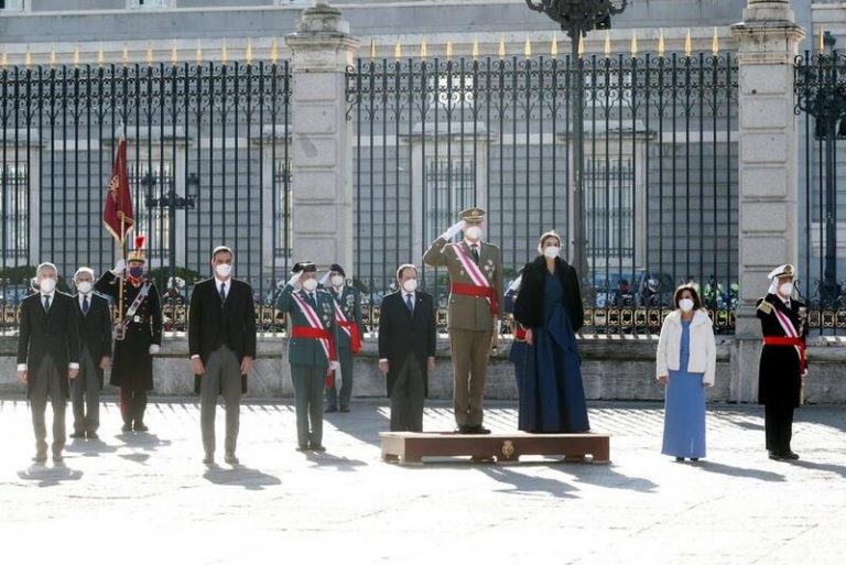 El Rey pide seguir prestando a los militares «la atención que requieren»
