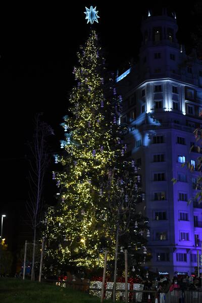 Madrid apaga esta medianoche las 11 millones de bombillas de Navidad