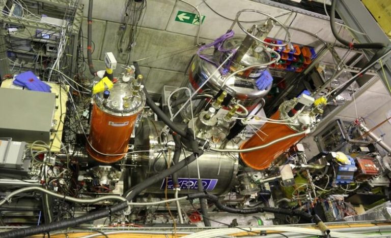 Físicos encuentran que materia y antimateria parecen responder de la misma manera a la gravedad