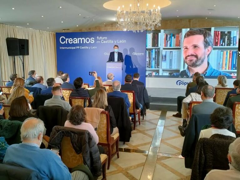 Casado exige a Sánchez el cese de Garzón
