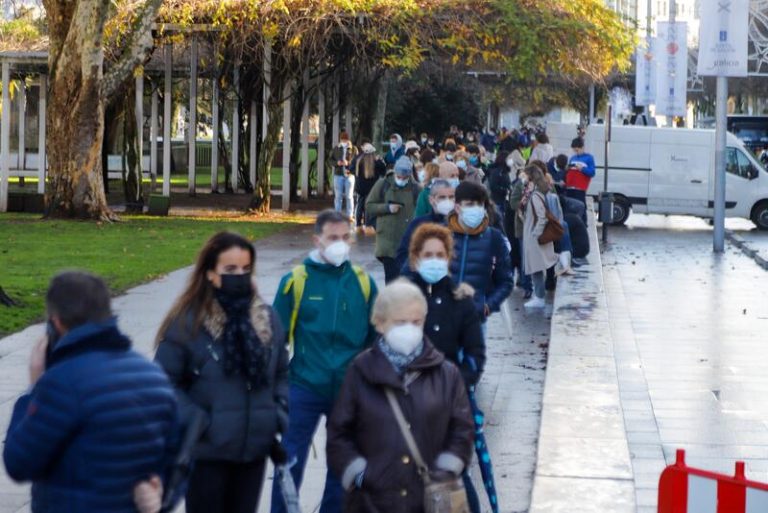 Los contagios vuelven a superar los 5.000 en Galicia