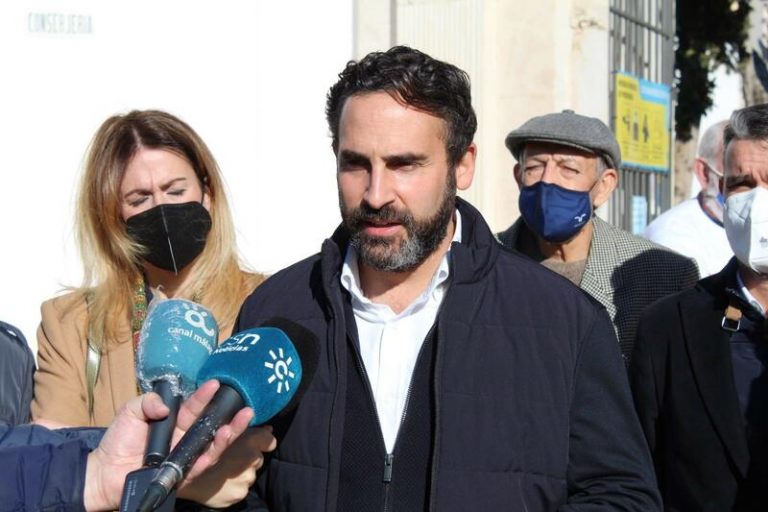 PSOE-A insta a Moreno a llegar a un Pacto por la Sanidad que «evite que Junta despida 12.000 profesionales más en marzo»