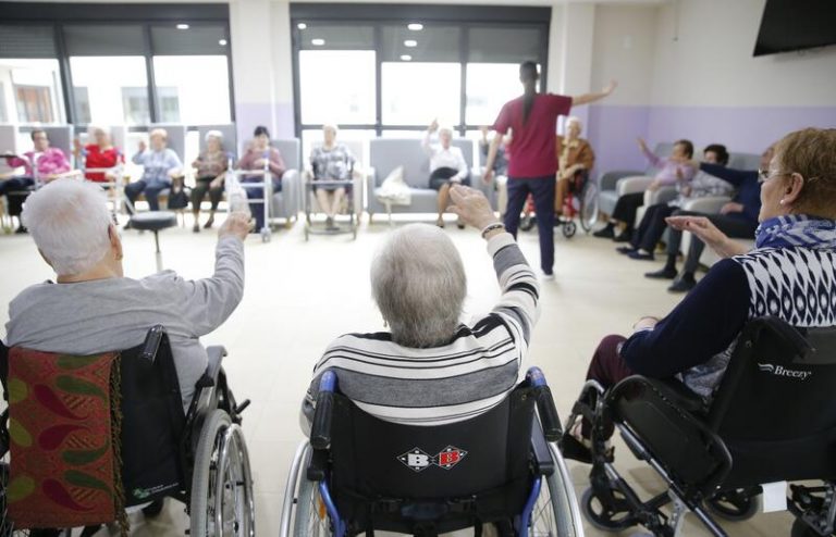 Suben a 270 los contagios en las residencias cántabras, con 18 usuarios hospitalizados