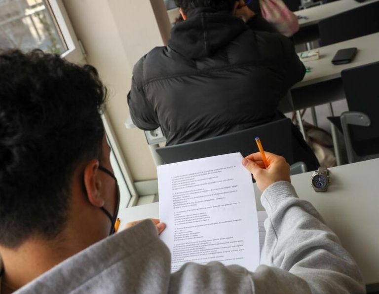 Las clases comienzan en Murcia con «normalidad» y un 1,4% del profesorado con positivo en Covid