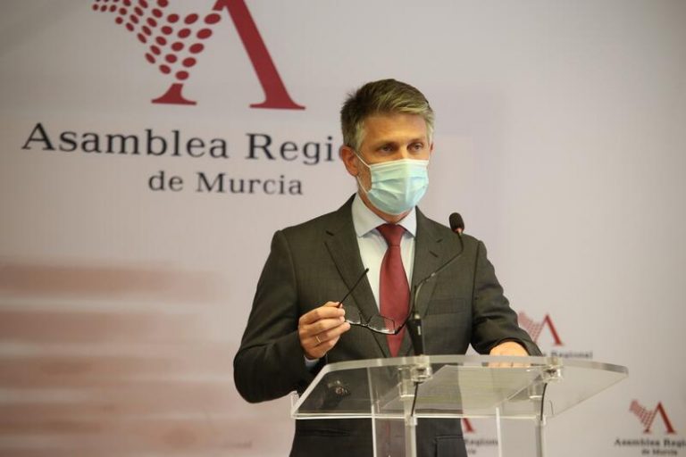 PP: «Las medidas anticipadas, valientes y eficaces de López Miras han permitido una vuelta a clase segura»