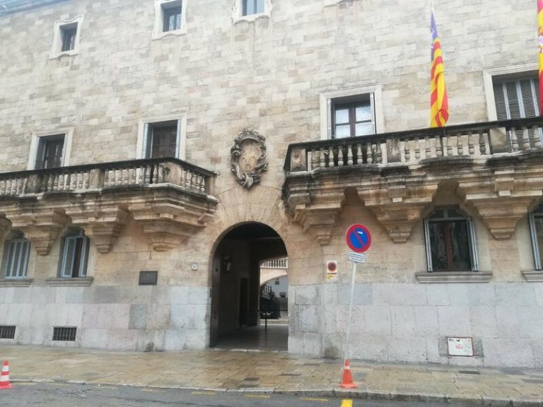 La Fiscalía solicita 12 años de cárcel para un joven por incendiar una vivienda con dos personas dentro