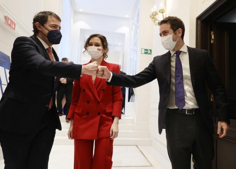 Mañueco zanja la crisis interna entre ‘Génova’ y Ayuso
