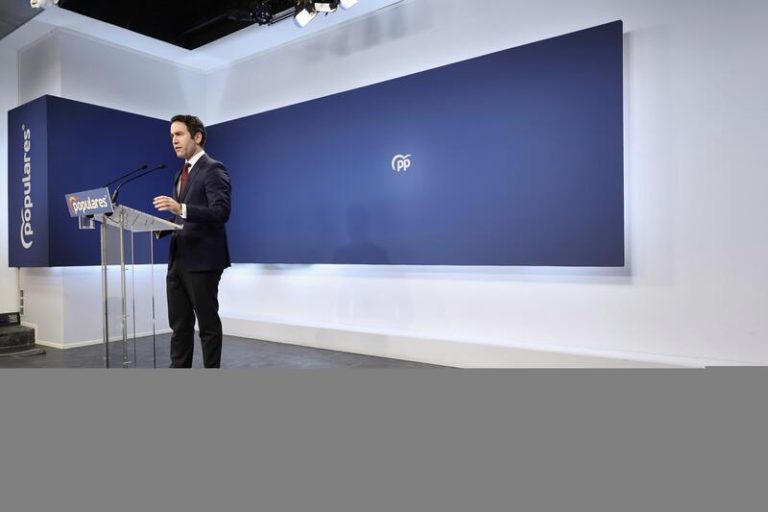 García Egea dice que Sánchez «se doblega» ante Díaz
