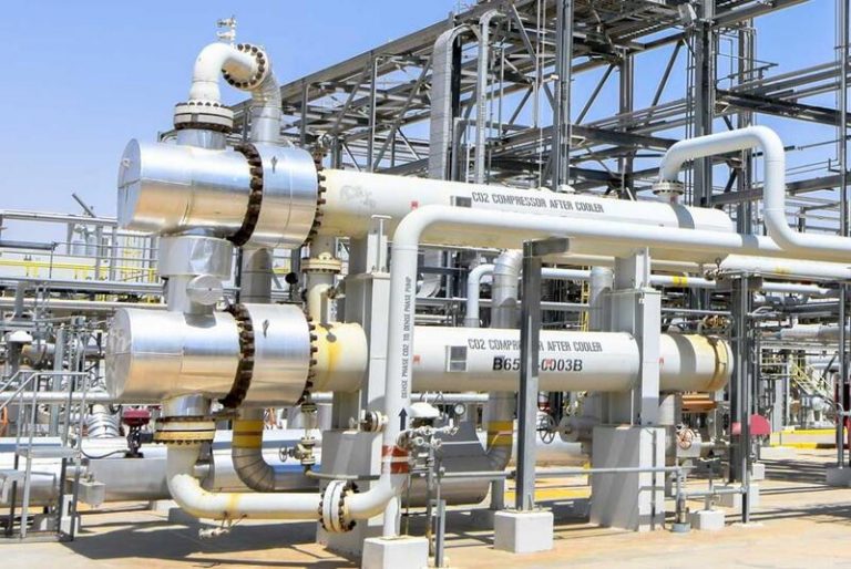 Aramco adquiere activos de PKN Orlen para expandir su presencia en Europa