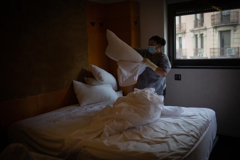 Unión Kellys Baleares aplaude la obligatoriedad de instalar camas elevables en los hoteles