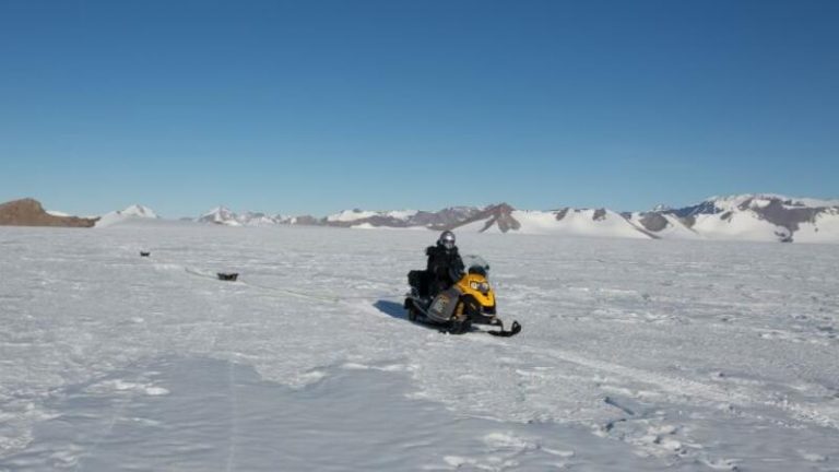 Casi 800 lagos subglaciales, recogidos en el primer inventario global