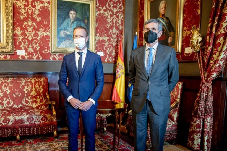 Ander Gil reclama al presidente del Constitucional que «fortalezca» derechos como el aborto