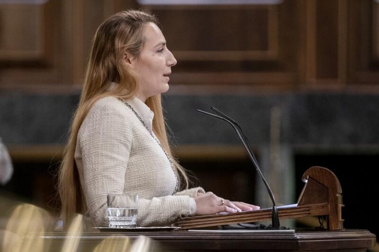 Diputada de Vox denuncia que no pudo comprar agua en Ibiza porque piden pasaporte Covid
