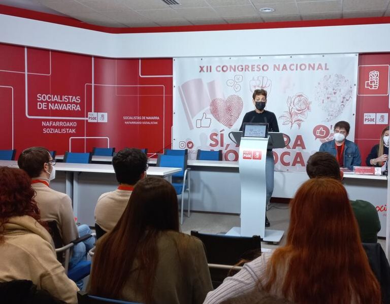 Chivite llama a la juventud a ser un «muro de contención» ante los «discursos de odio»
