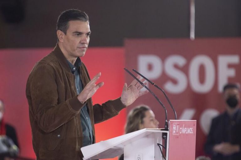 Sánchez «implora» al PP que no cuestione los fondos europeos