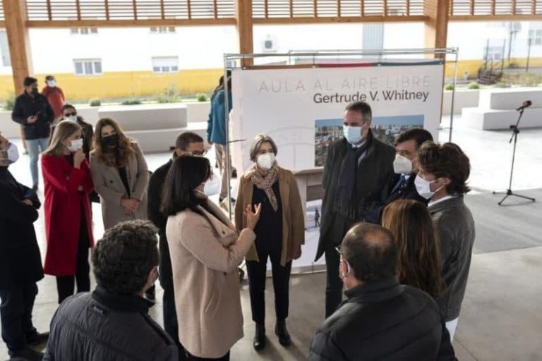 La UHU inaugura el primer aula universitaria al aire libre para combatir el Covid-19