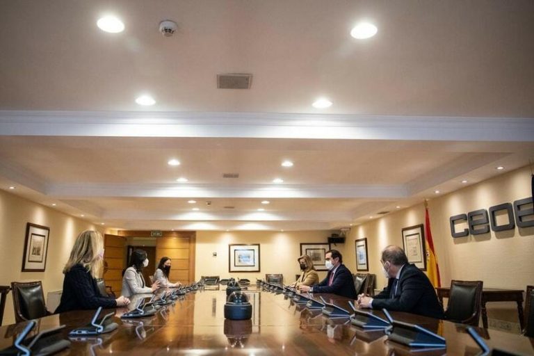 Arrimadas acude a la CEOE para defender su apoyo a la reforma laboral