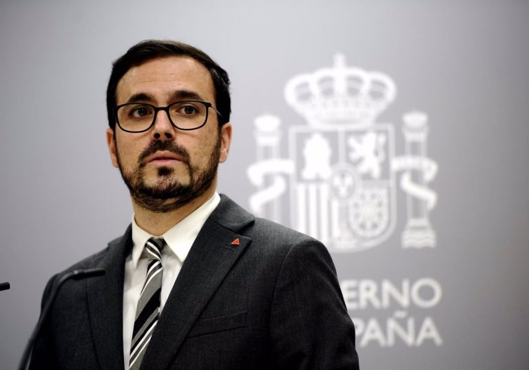 Lambán considera que Garzón «no puede ser ministro ni un día más»