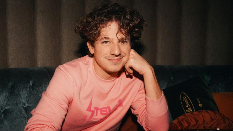 Charlie Puth regresa con ‘Light Switch’