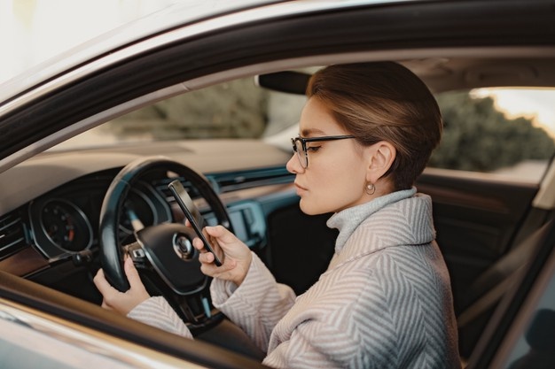 El Consejo De La Dgt A Los Conductores Que Usan Gafas O Lentillas