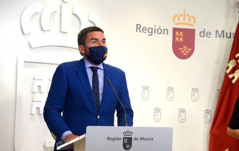 El Gobierno de Murcia denuncia el «chantaje» del Ministerio a los regantes