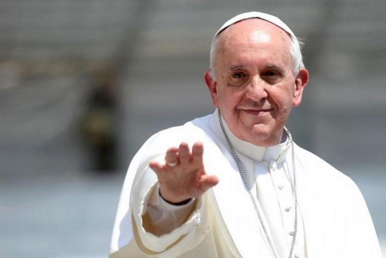 El Papa pide «diálogo» para alcanzar la «armonía social» en Kazajistán