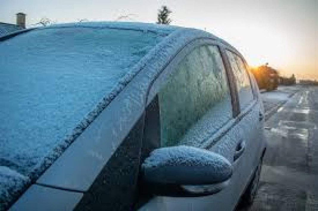 El truco más efectivo para quitar el vaho del cristal del coche