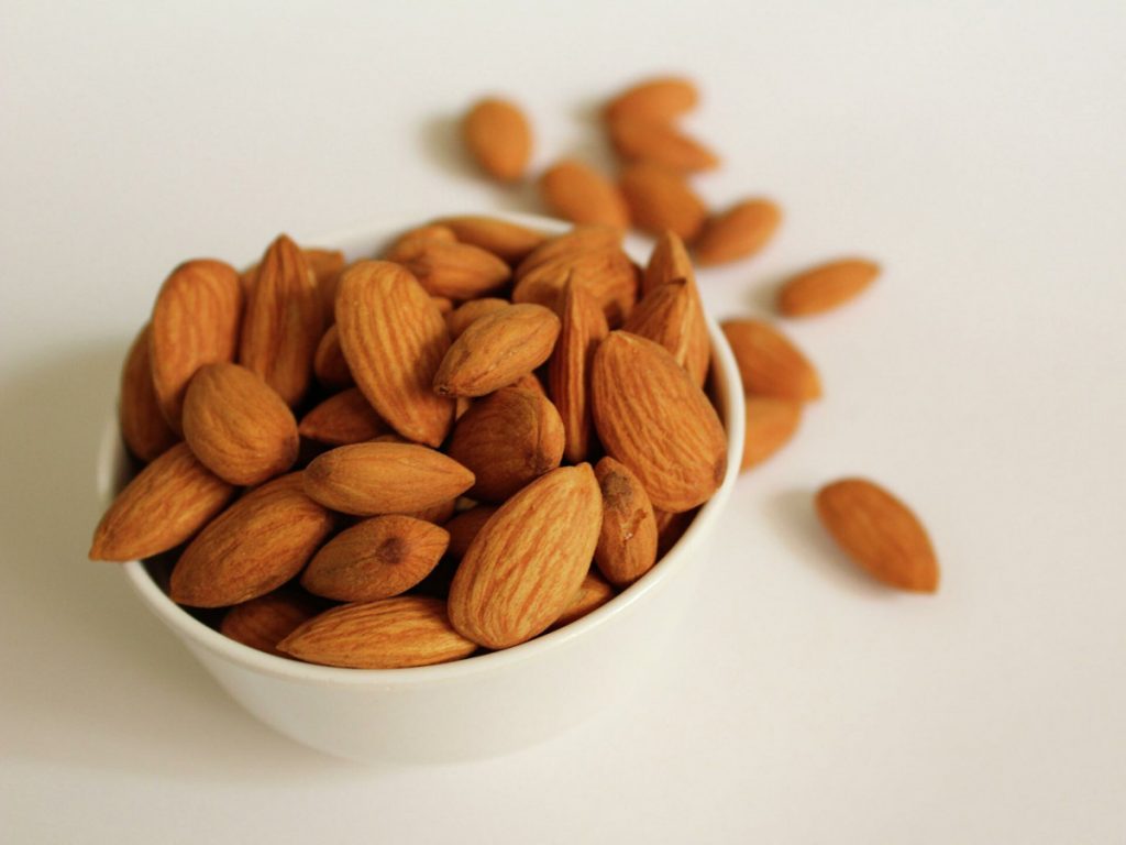 Esto es lo que pasa si tomas dos almendras al día