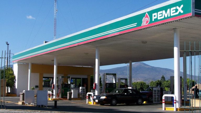 Pemex reduce su deuda en 2.835 millones de euros tras un proceso de refinanciación