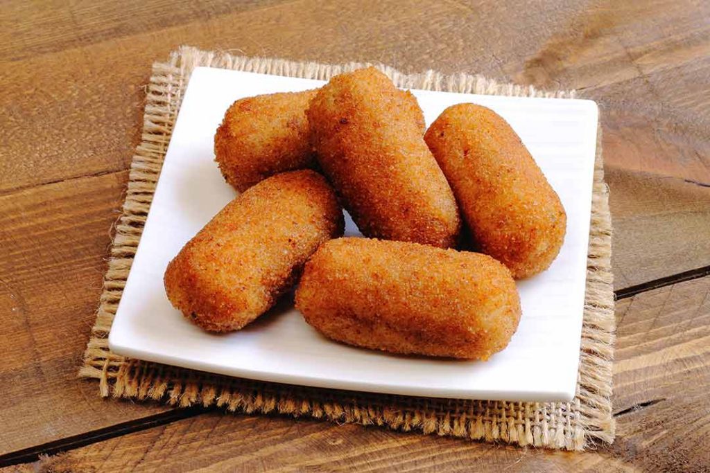 Haz las croquetas y ponlas a freír 