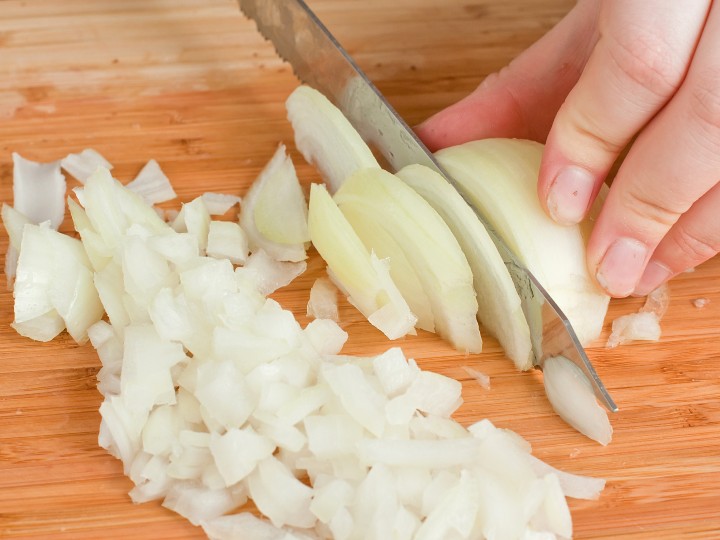 Prepara Tus Verduras Para La Merluza En Salsa De Tomate