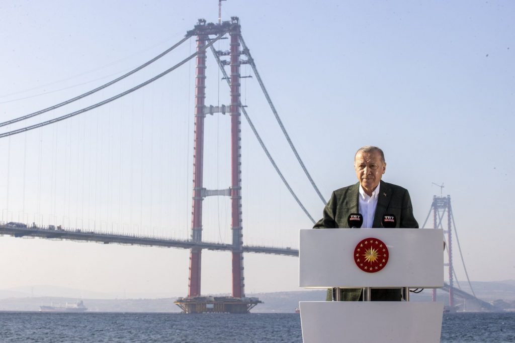Presidente Turco Erdogan Junto Al Canakkale