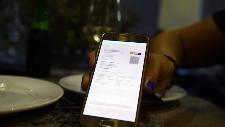 Recurren ante el TSXG el certificado covid en hostelería y el toque de queda en Galicia