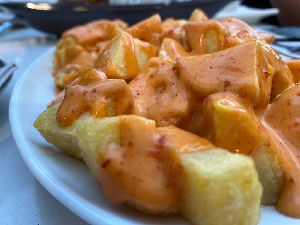 Bravas