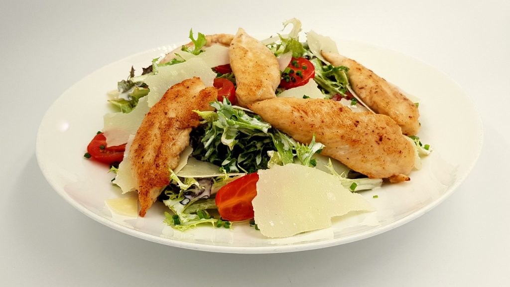 Ensalada César: Qué Lleva Y Cómo Hacerla Con Pocas Calorías