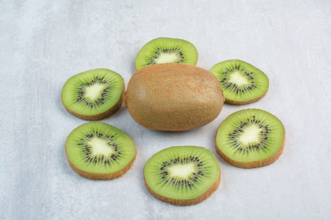 kiwis verdes