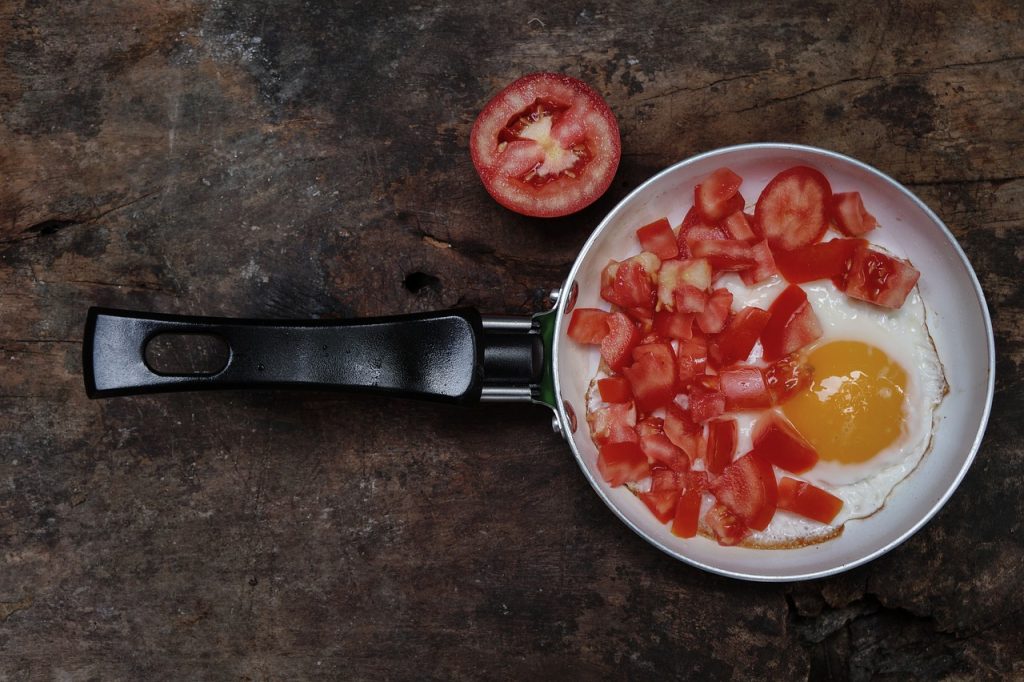Huevos a la flamenca: la receta de huevos al plato a la andaluza