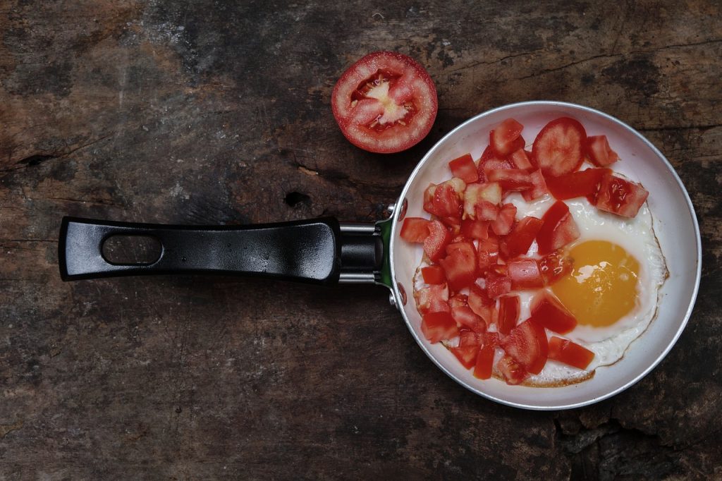 Huevos A La Flamenca: La Receta De Huevos Al Plato A La Andaluza