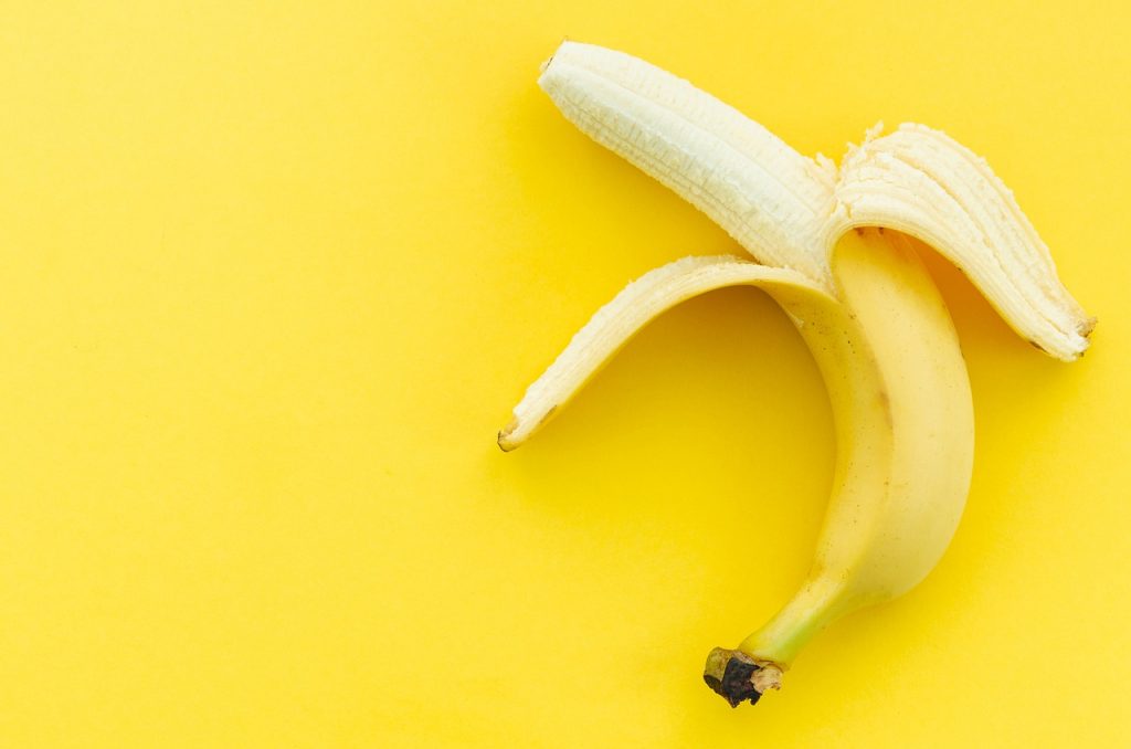 El Motivo Por El Que Deberías Comerte Las Hebras Del Plátano