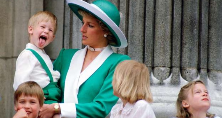 10 fotos de la familia real sacando la lengua