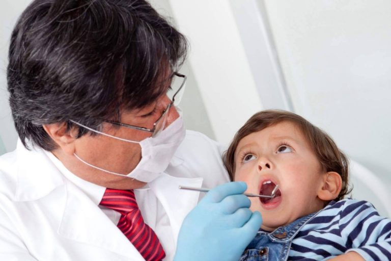 ¿Cuándo es recomendable visitar al dentista?, odontopediatría de la mano de Implant Clinics