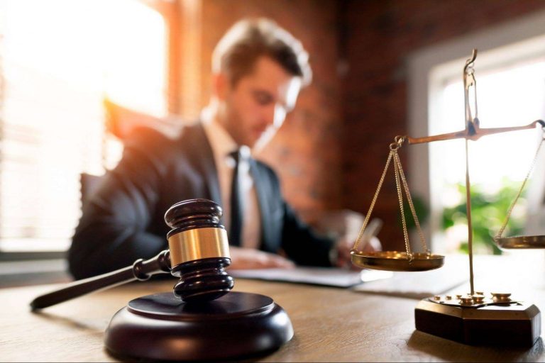 Los trámites habituales en los que un abogado puede ser de ayuda, por Alcalde Abogados