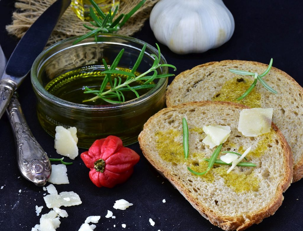 Los Dos Ingredientes Que Necesitas Para Hacer Aceite De Ajo
