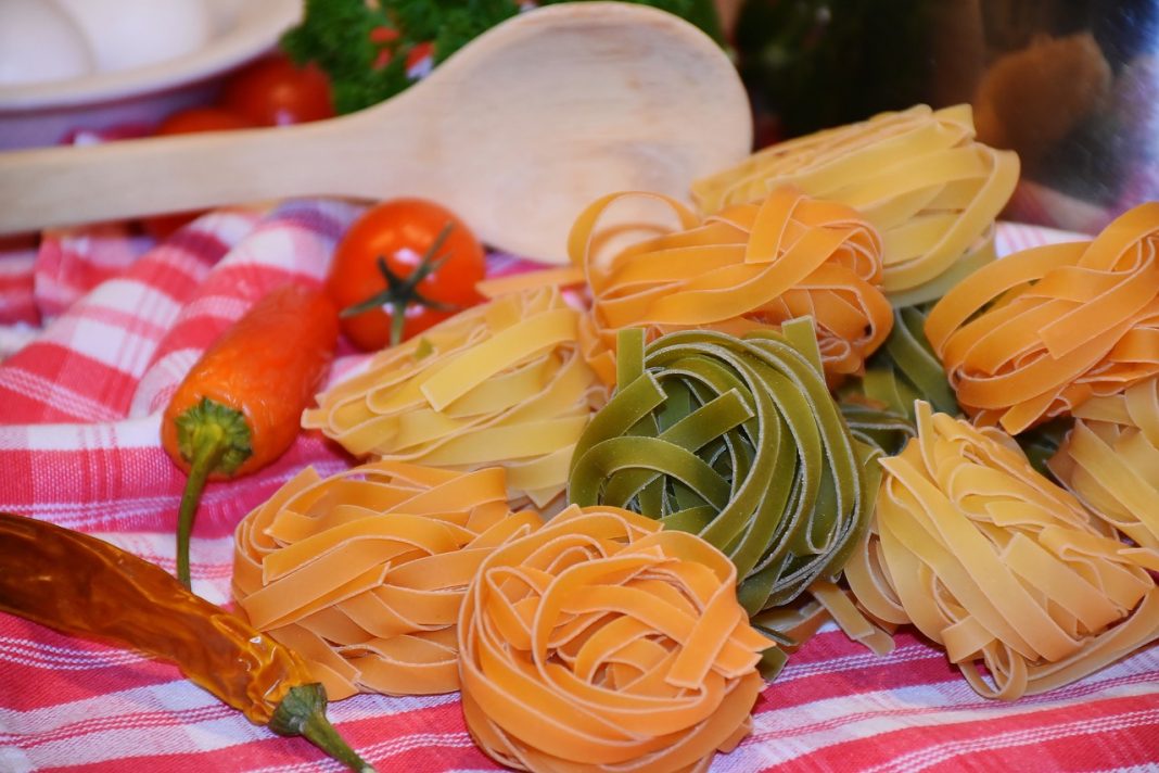 Tallarines con azúcar: la pasta dulce que jamás pensarías que está tan rica