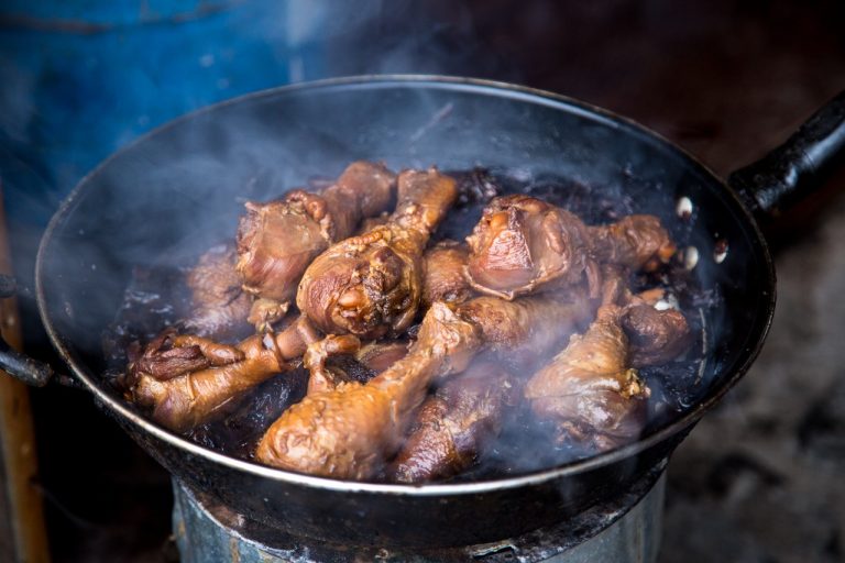 Pollo a la carbonara: un plato barato con sabor a caro
