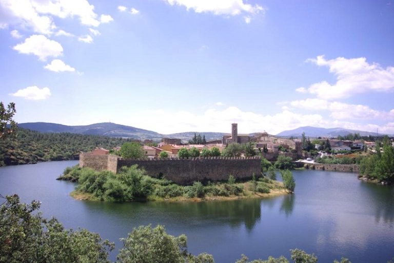 El pueblo de la Sierra de Madrid que tiene un paisaje de película