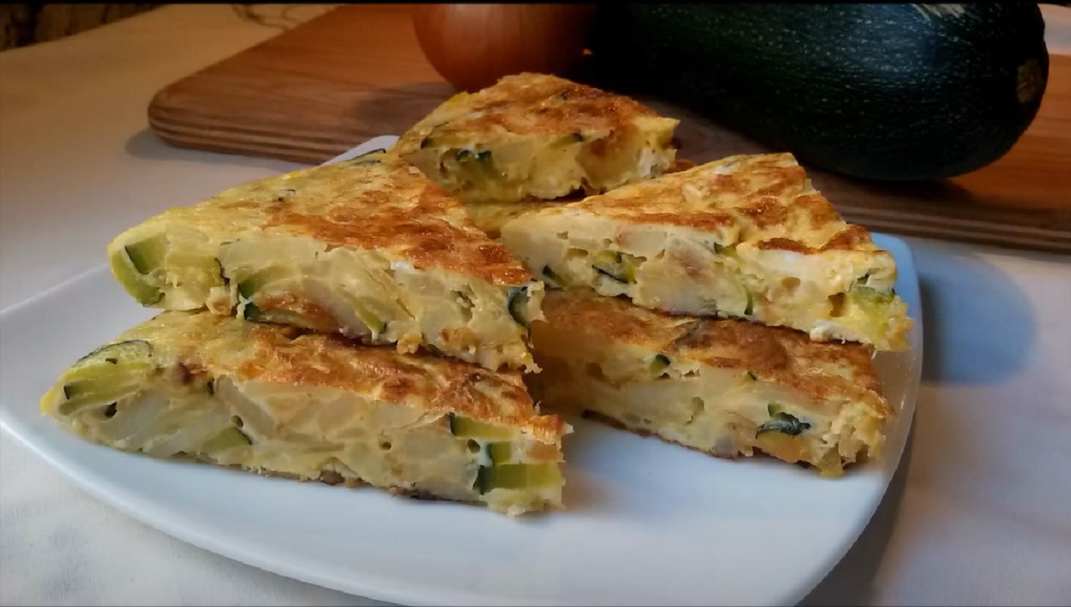 Cómo hacer la tortilla de patatas y calabacín que vende el Mercadona